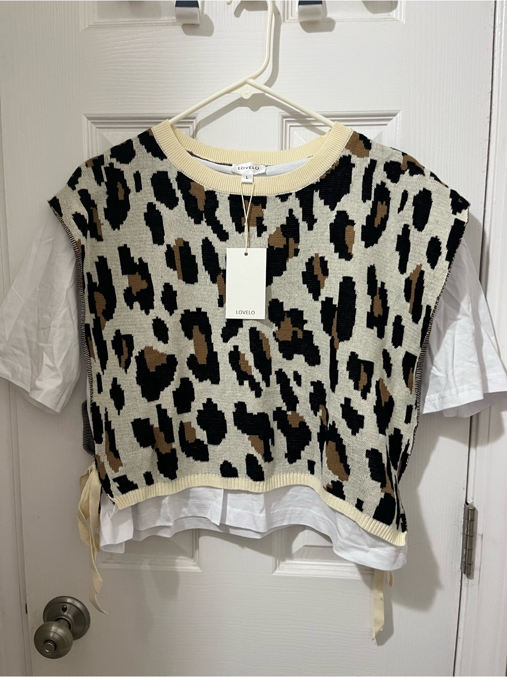 NWT Leopard Knit Vest Overlay with White Tee - Neutral Black/Tan/Cream